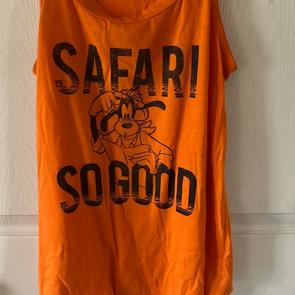 Disney parks Goofy Safari So Good Animal Kingdom tank